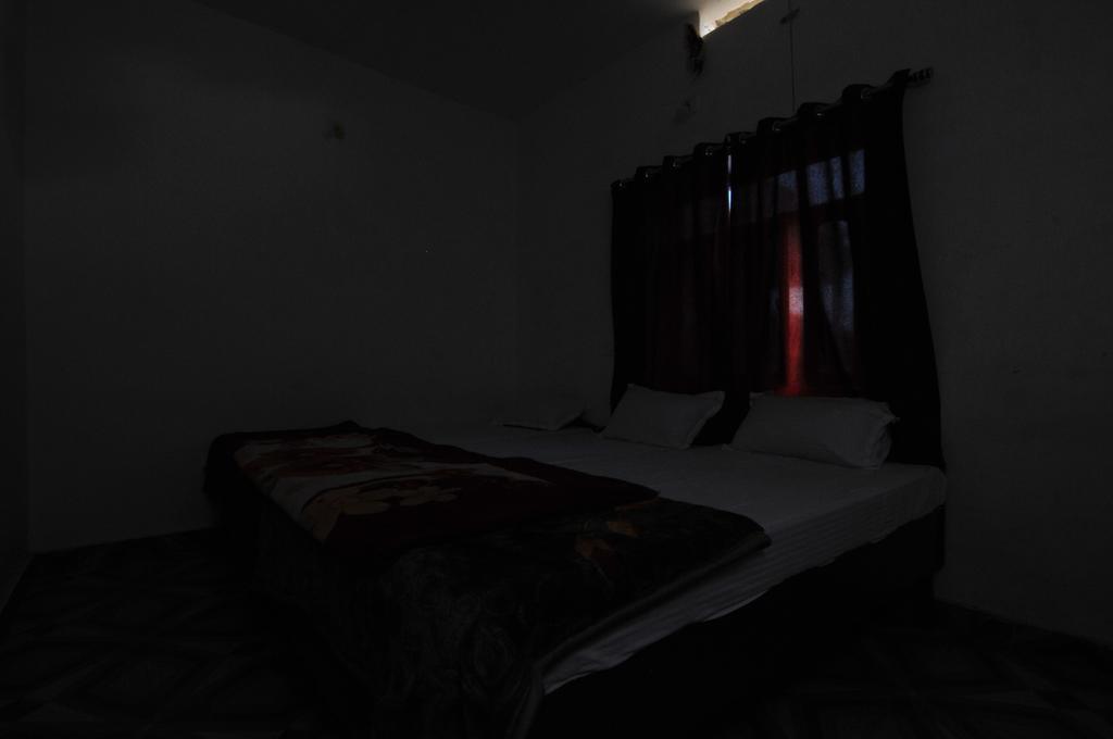 Rama Guest House Bodh Gaya Buitenkant foto